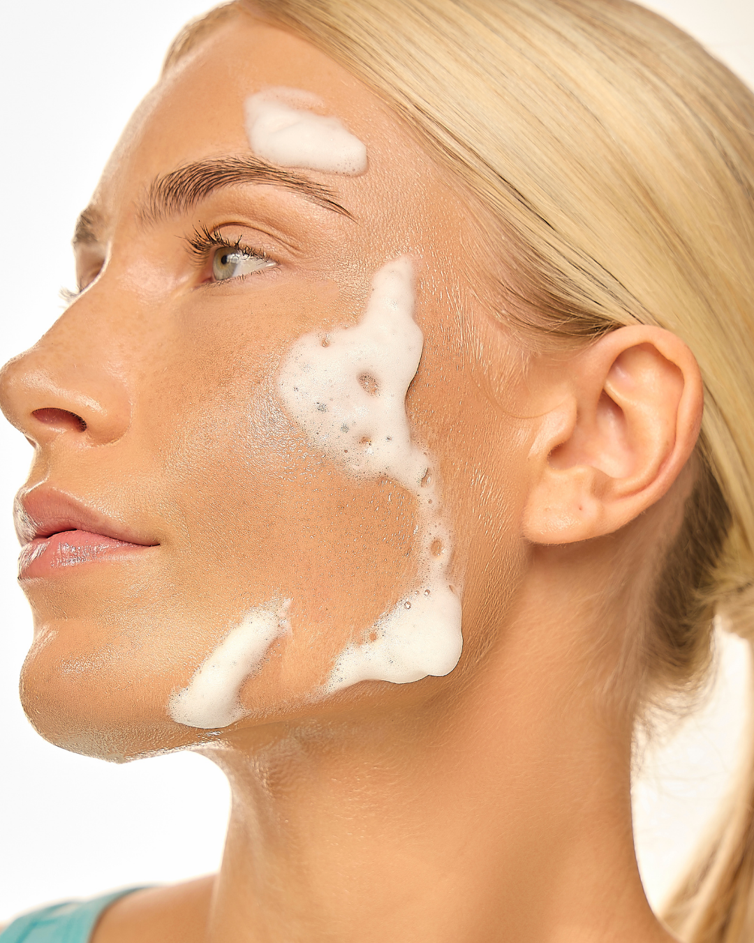 Two models with glowing skin